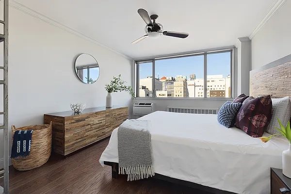 Sold by Compass | media 22