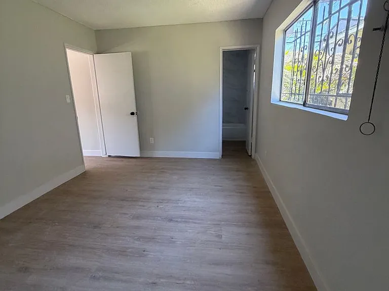8029 S Hoover St — Photo 4