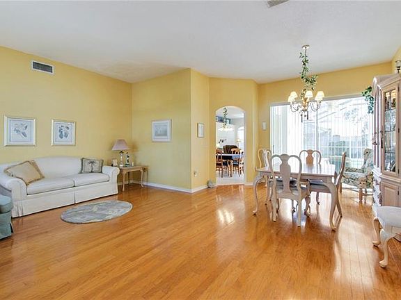 3rd image of 9419 Hunters Pond Dr