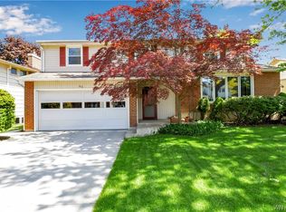 65 Segsbury Rd, Williamsville, NY 14221