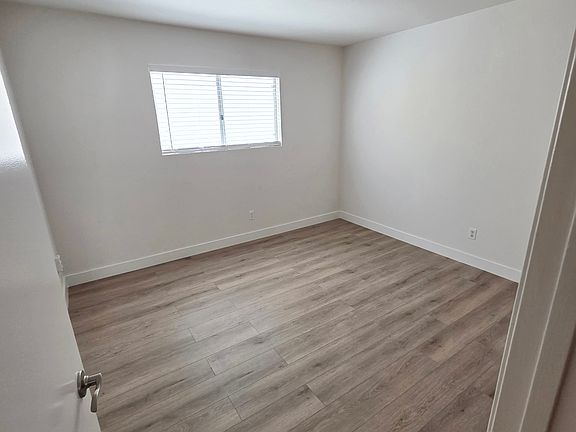 5th image of 4550 Glacier Ave APT 3