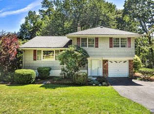 8 King Rd, Park Ridge, NJ 07656