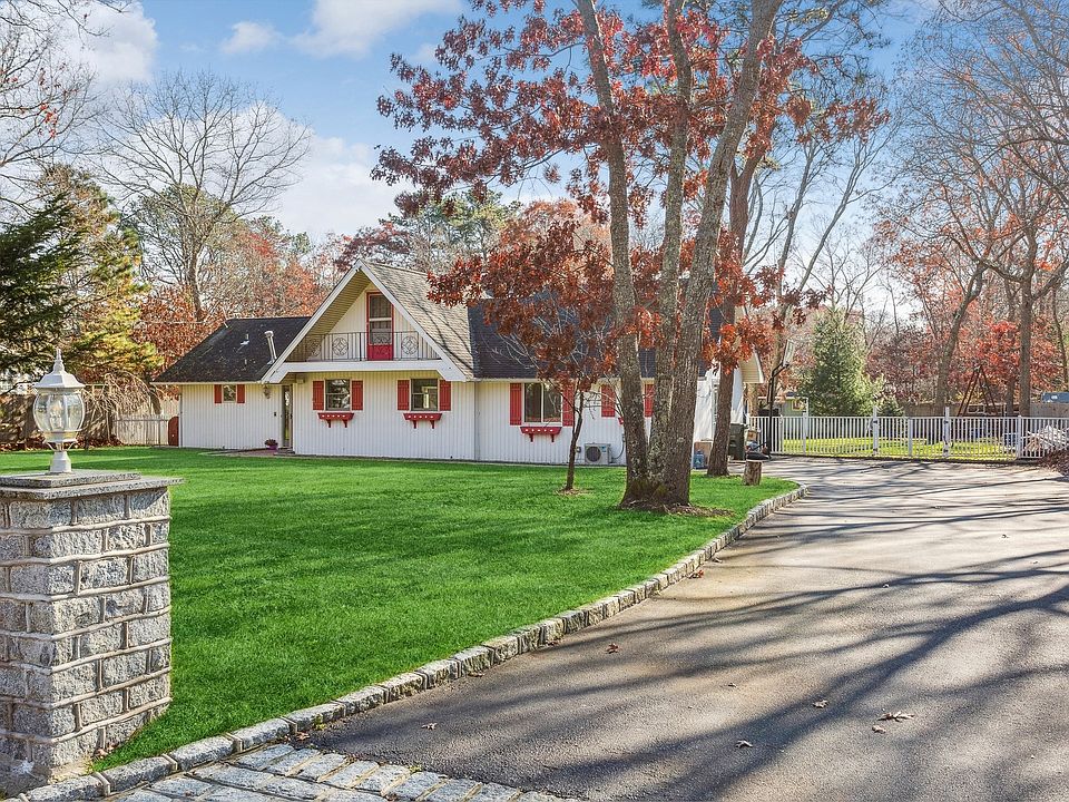 1st image of 17 Birchwood Ln