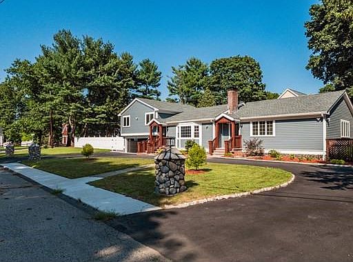 1st image of 8 Lyons Dr