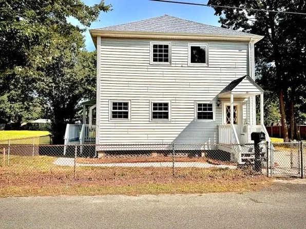 52 Blake St, Warwick, RI 02889