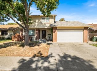 7413 Skander Way, Sacramento, CA 95828