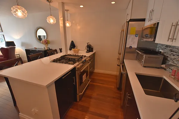 Rented by Luxury Habitat | media 10