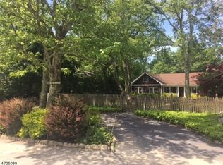 23 Alturas Rd, Highland Lakes, NJ 07422