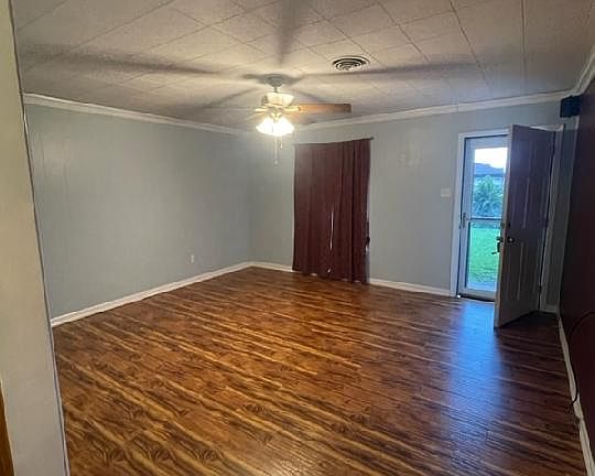 4th image of 2524 Central Blvd
