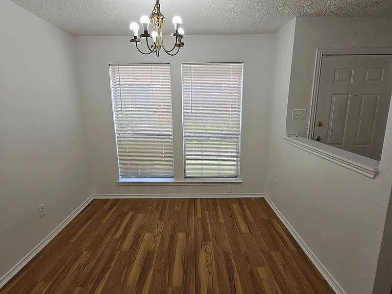 1400 Darr St #C — Photo 6