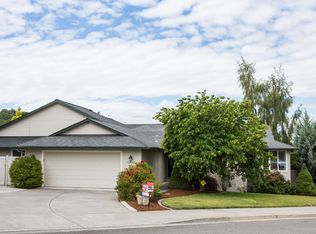 5609 Cherry Ln, Medford, OR 97504