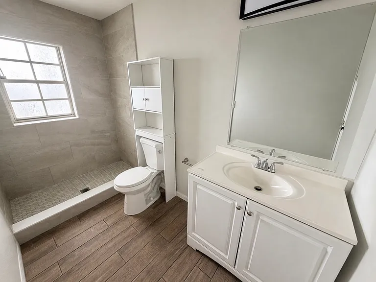 2305 K Ville Ave — Photo 6