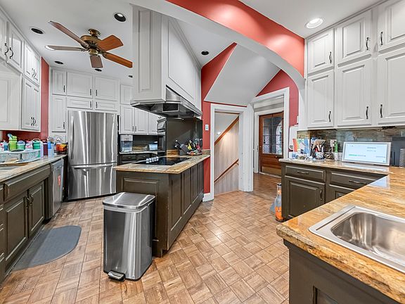 4th image of 2637 Central Pkwy