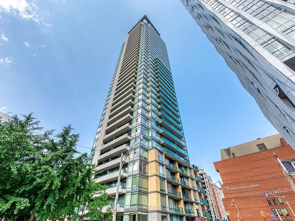 18 Yorkville Ave #3204