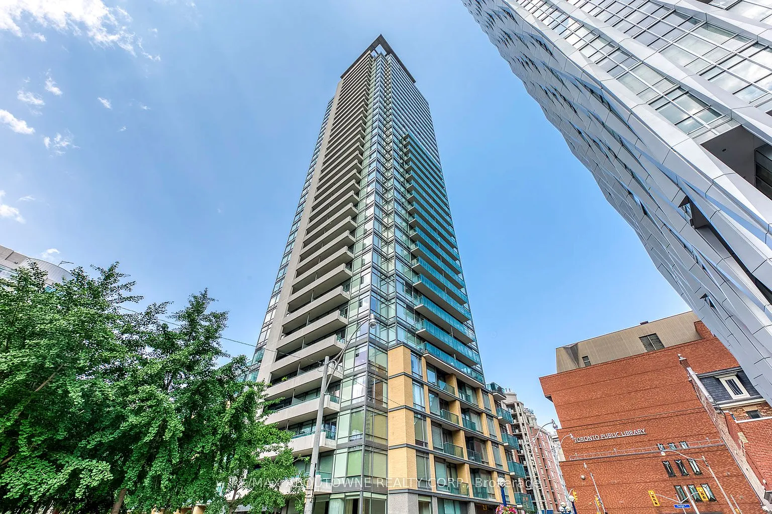 18 Yorkville Ave #3204 photo 1
