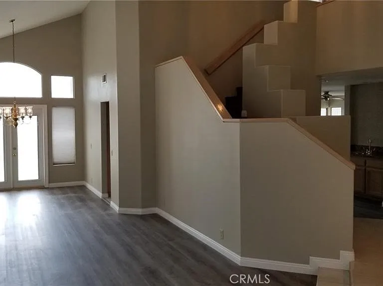 424 Dylan Dr — Photo 3