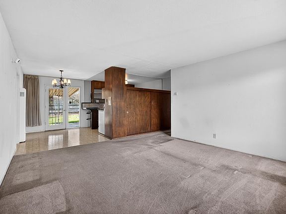 5th image of 2113 Yorkshire Rd