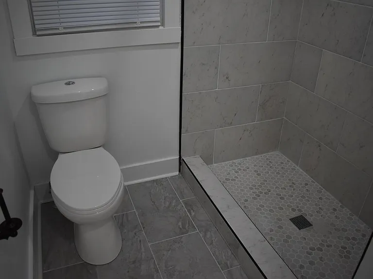 2406 N Talbott St — Photo 24