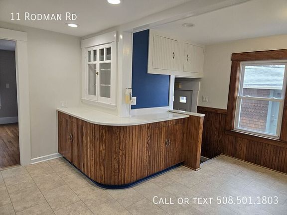 5th image of 11 Rodman Rd