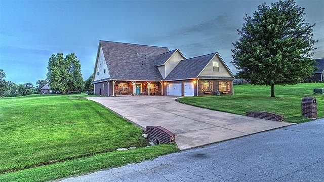 1st image of 15394 Lakewood Ct