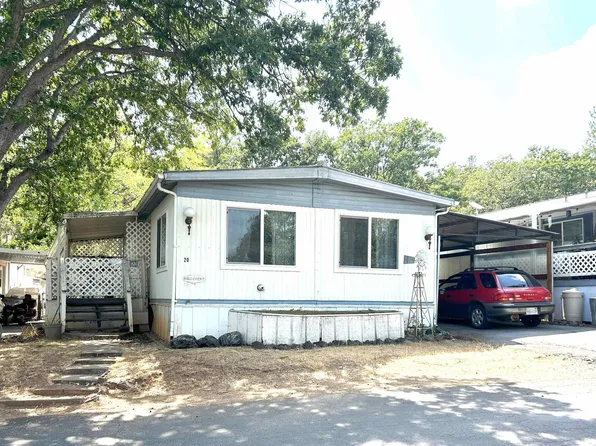 400 Hiram Page Rd #20, Yreka, CA 96097