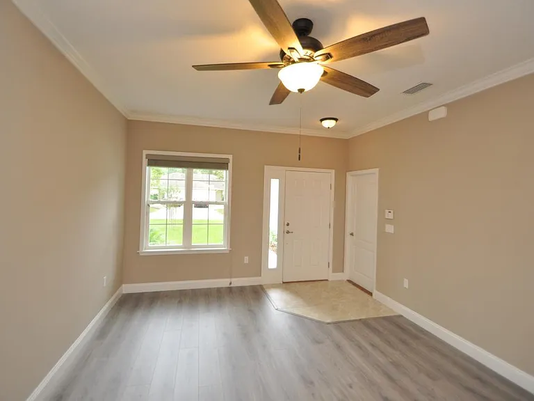 11 Ullynn Pl #A — Photo 3