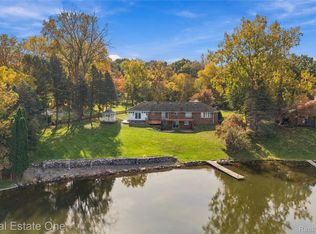 8507 Faussett Rd, Fenton, MI 48430