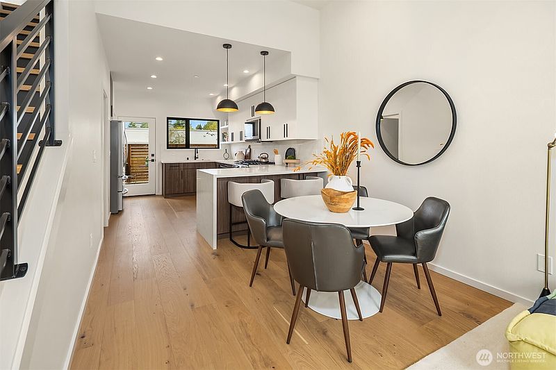 5th image of 5253 California Avenue SW #B