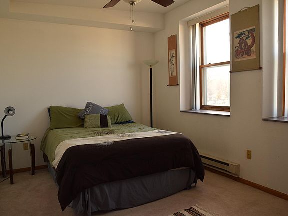 4th image of 1055 E Washington Ave APT 303