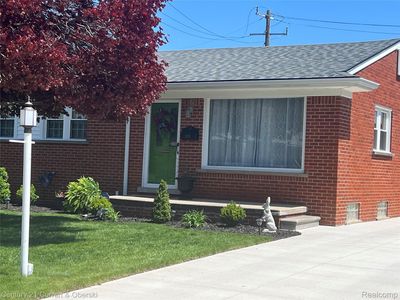 3835 Grange Rd, Trenton, MI, 48183