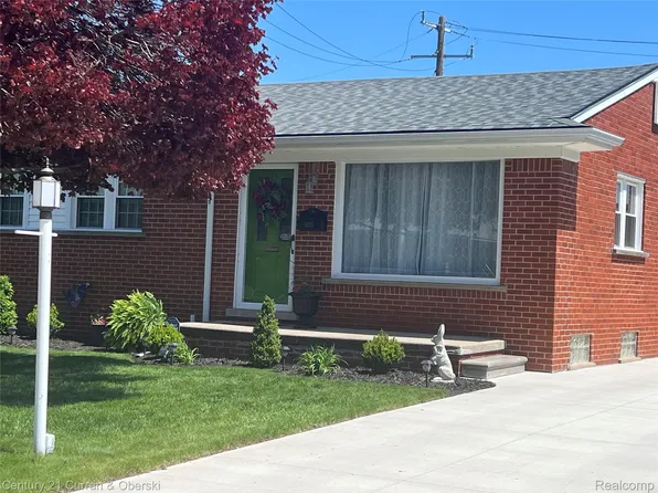 3835 Grange Rd, Trenton, MI 48183