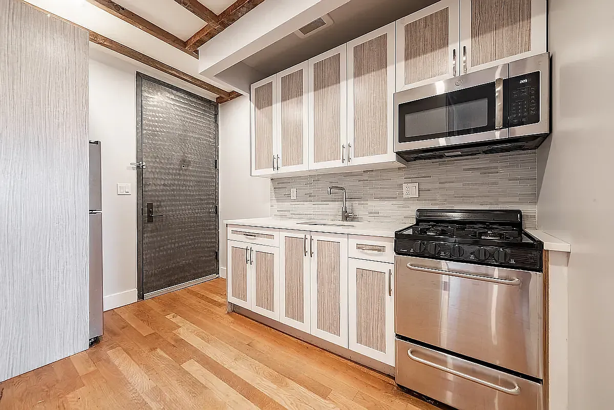 Building Photo - 1629 Saint Johns Pl #2G