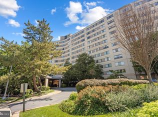 1200 N Nash St APT 832, Arlington, VA 22209