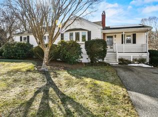 8 Senator Rd, Woburn, MA 01801