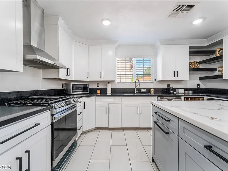 9005 Feather River Ct — Photo 13
