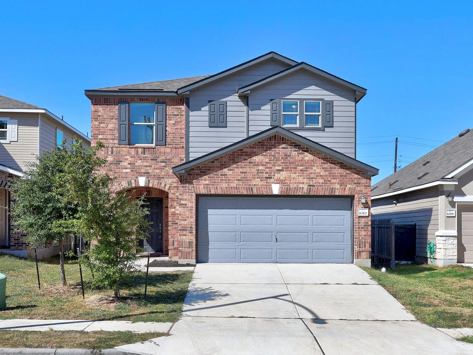 4 bed, 2.5 bath, 2101 sqft, $2,150 — Photo 1