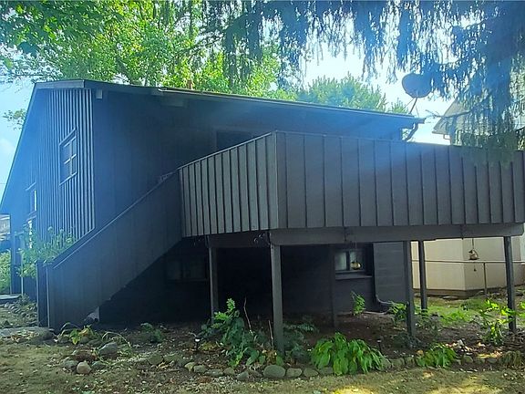 3rd image of 504 Larkin Ave