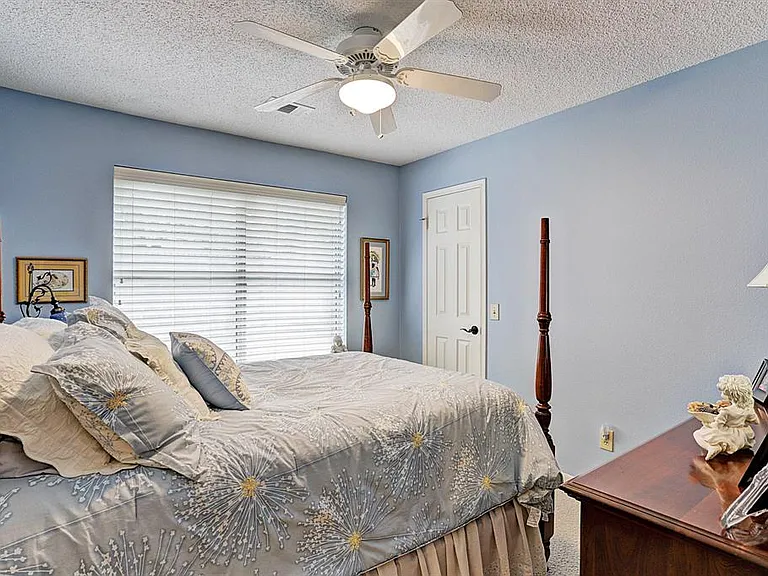 10022 Cabin Creek Dr — Photo 26