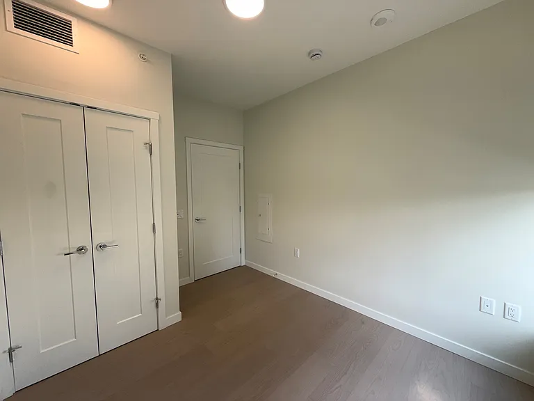 707 W 15th St #707 — Photo 27