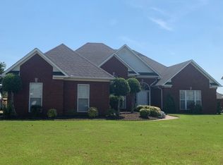 160 Fawn Ridge Dr, Jackson, TN 38305