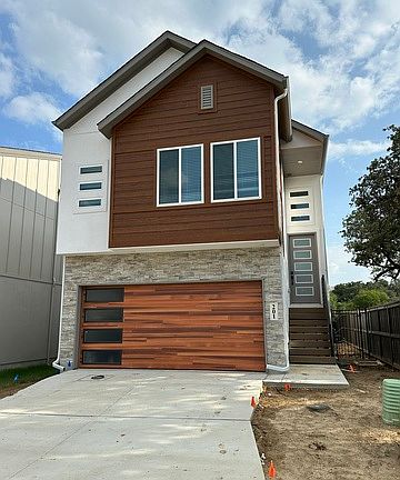 3rd image of 20675 Huebner Rd #201