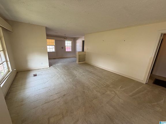 2nd image of 304 Savage St