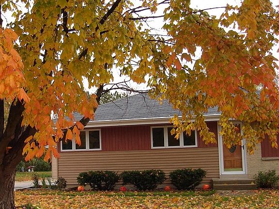 The front facing Lakeshore Dr.