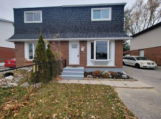 692 Gibb St, Oshawa, ON L1J1Z9