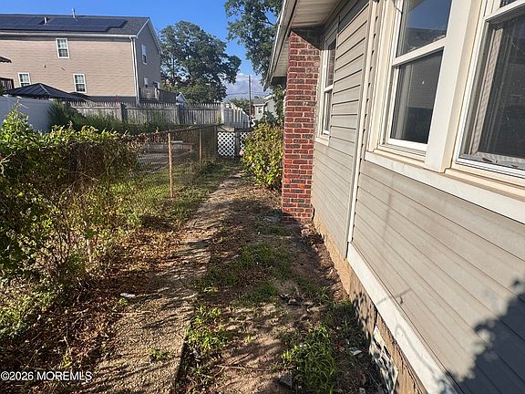 4th image of 57 Lakewood Avenue