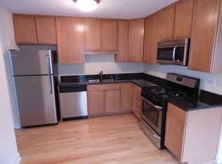 317 Wisconsin Ave APT 3C, Oak Park, IL 60302