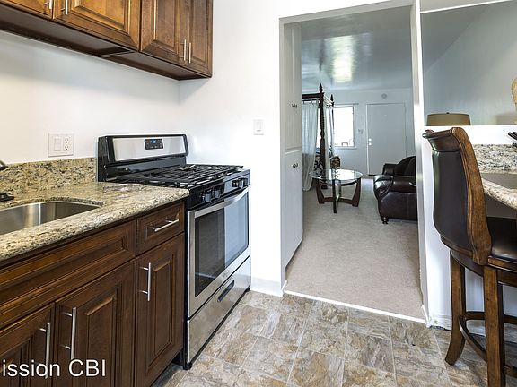 5th image of 633 Missouri St APT 04