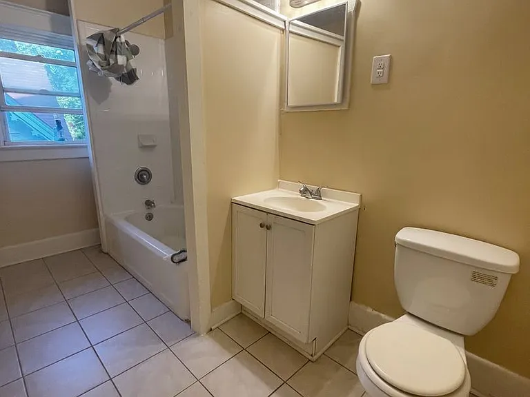 416 Pearl St — Photo 12