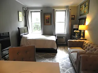 Rented by R New York