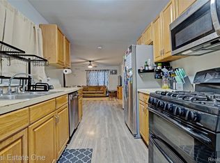 8247 Miller Rd, Swartz Creek, MI 48473